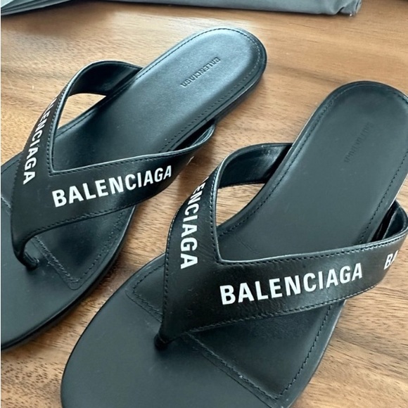 AUTHENTIC Balenciaga slides. - Picture 3 of 4